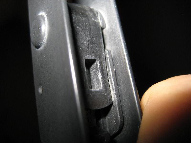 Mazda-Mazda3-Windshield-Wiper-Blades-Replacement-Guide-013