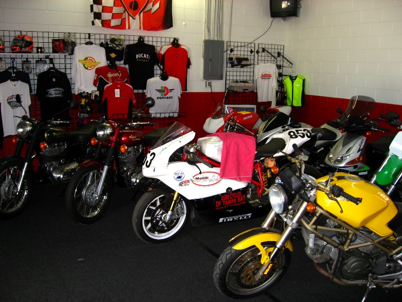 Melilli-Moto-Ducati-Sales-Parts-Service-009