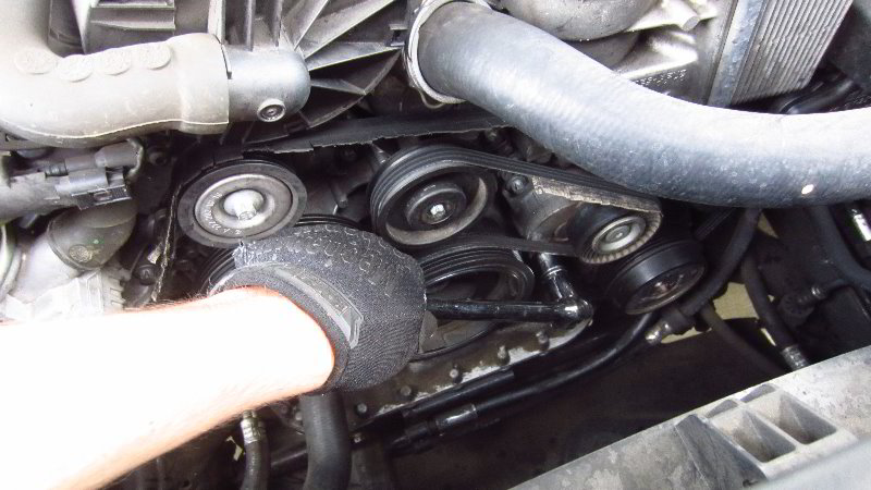 2006-2011-Mercedes-Benz-ML-350-Serpentine-Accessory-Belt-Replacement-Guide-018