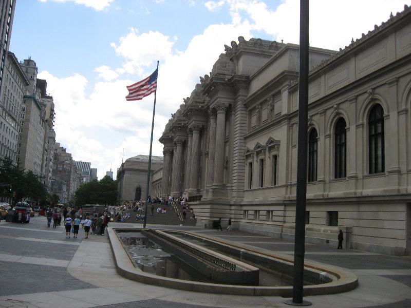 Metropolitan-Museum-of-Art-Manhattan-NYC-001