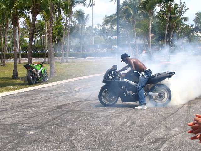 Team-1-AllStars-Sportbike-Stunt-Show-110