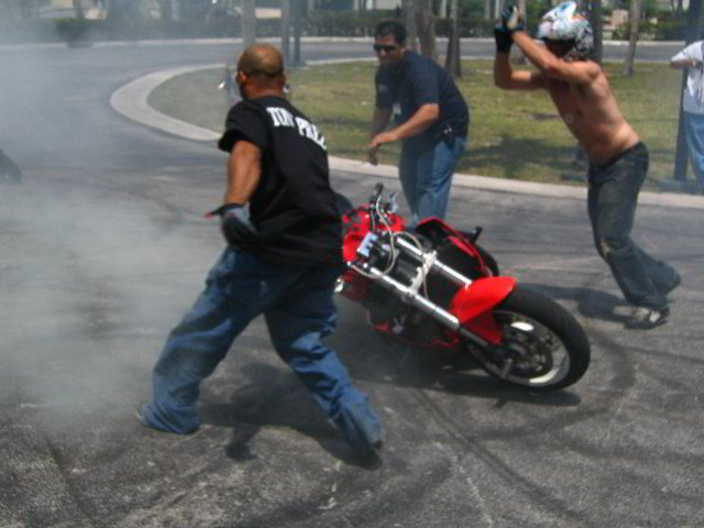 Team-1-AllStars-Sportbike-Stunt-Show-118