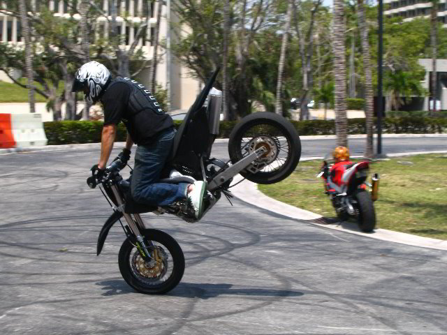 Team-1-AllStars-Sportbike-Stunt-Show-137