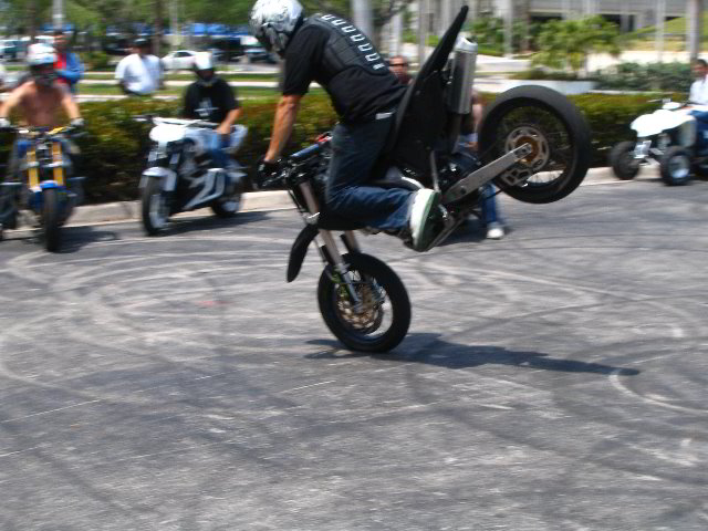 Team-1-AllStars-Sportbike-Stunt-Show-155