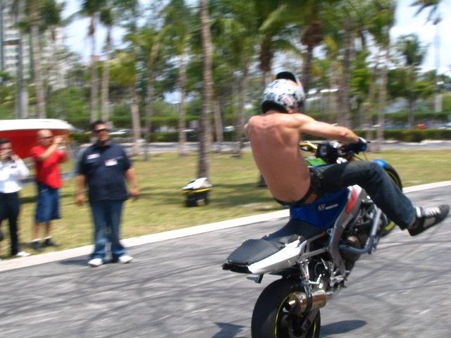 Team-1-AllStars-Sportbike-Stunt-Show-156