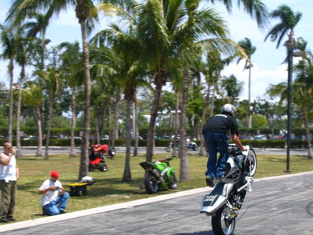 Team-1-AllStars-Sportbike-Stunt-Show-18