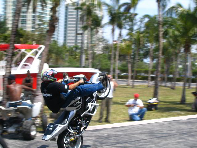 Team-1-AllStars-Sportbike-Stunt-Show-29