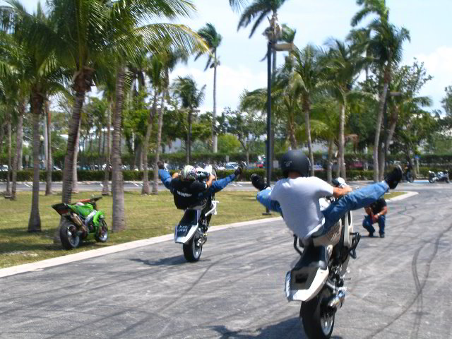 Team-1-AllStars-Sportbike-Stunt-Show-30