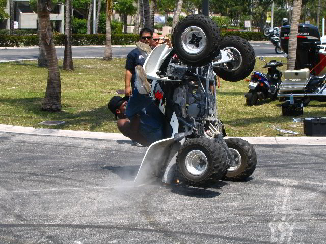 Team-1-AllStars-Sportbike-Stunt-Show-36