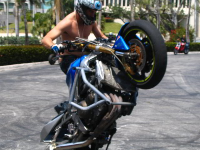 Team-1-AllStars-Sportbike-Stunt-Show-41