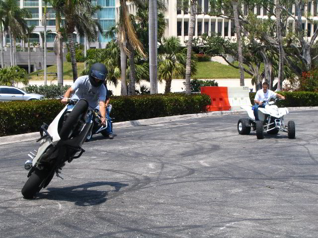 Team-1-AllStars-Sportbike-Stunt-Show-59