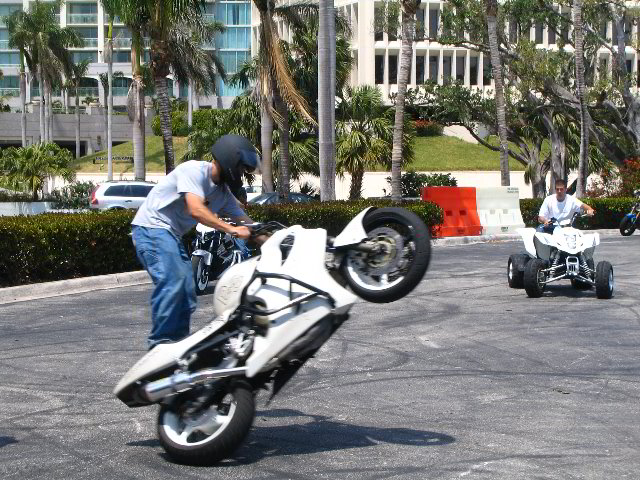 Team-1-AllStars-Sportbike-Stunt-Show-60