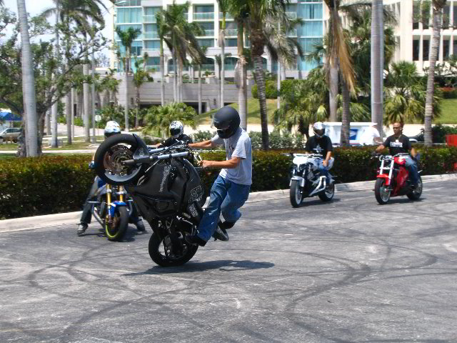 Team-1-AllStars-Sportbike-Stunt-Show-62