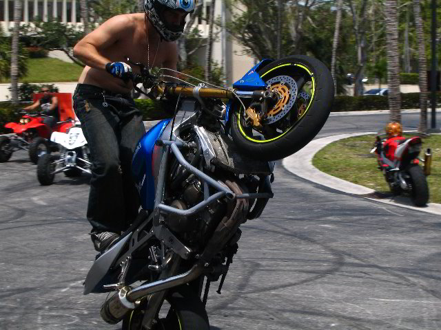 Team-1-AllStars-Sportbike-Stunt-Show-67