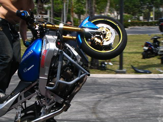 Team-1-AllStars-Sportbike-Stunt-Show-68