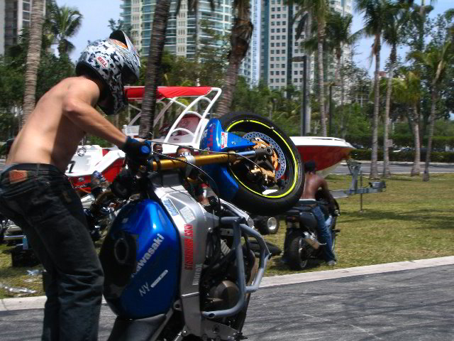 Team-1-AllStars-Sportbike-Stunt-Show-69