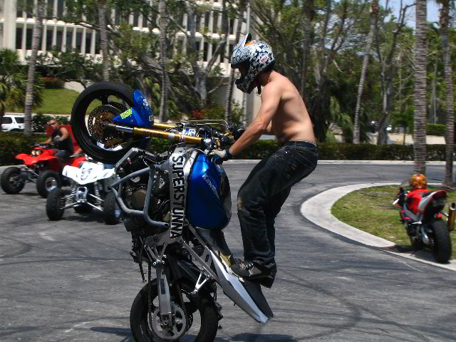 Team-1-AllStars-Sportbike-Stunt-Show-74