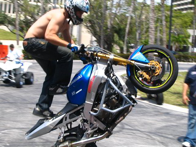 Team-1-AllStars-Sportbike-Stunt-Show-76