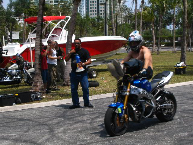 Team-1-AllStars-Sportbike-Stunt-Show-93