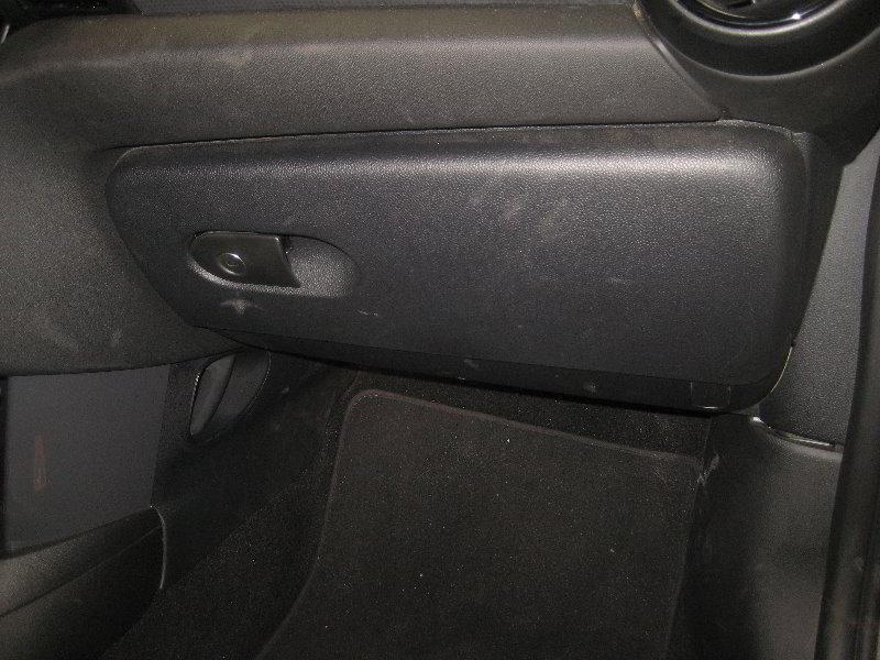 Mini-Cooper-Cabin-Air-Filters-Replacement-Guide-001