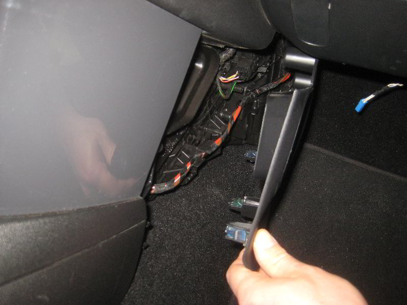 Mini-Cooper-Cabin-Air-Filters-Replacement-Guide-043