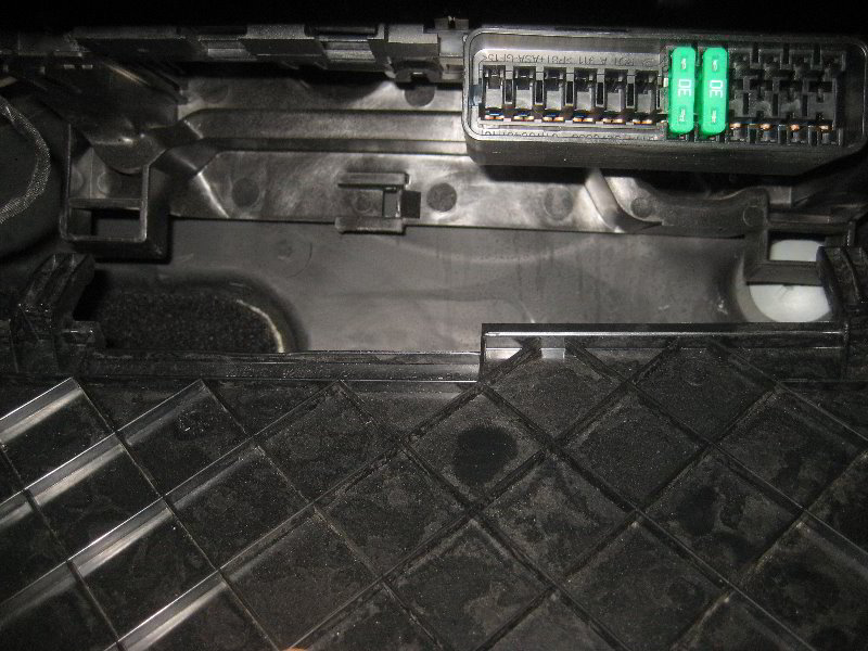 Mini-Cooper-Cabin-Air-Filters-Replacement-Guide-049