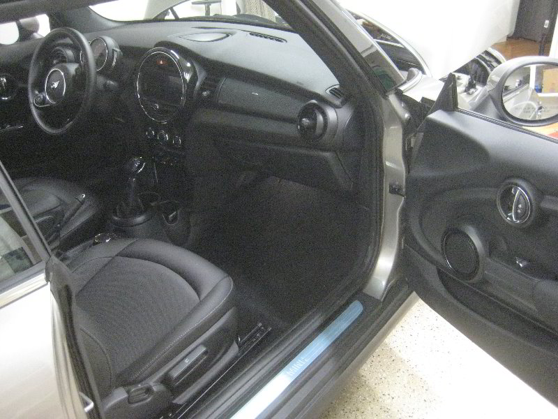 Mini-Cooper-Electrical-Fuse-Replacement-Guide-001