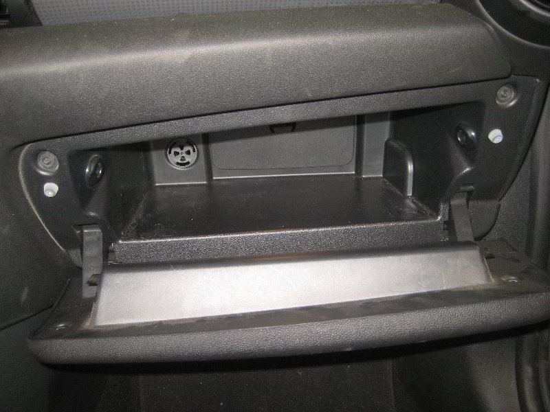 Mini-Cooper-Electrical-Fuse-Replacement-Guide-003