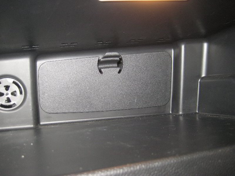 Mini-Cooper-Electrical-Fuse-Replacement-Guide-004