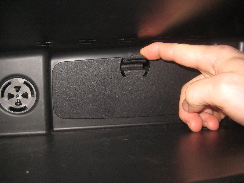 Mini-Cooper-Electrical-Fuse-Replacement-Guide-005