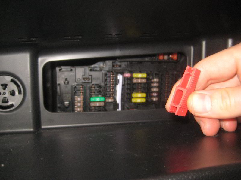 Mini-Cooper-Electrical-Fuse-Replacement-Guide-008