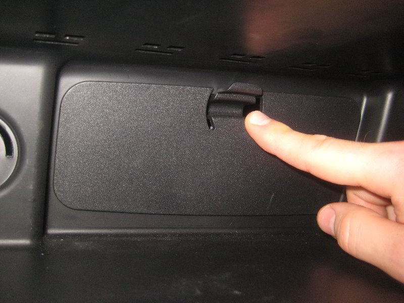 Mini-Cooper-Electrical-Fuse-Replacement-Guide-017