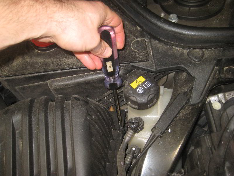 Mini-Cooper-Engine-Air-Filter-Replacement-Guide-003