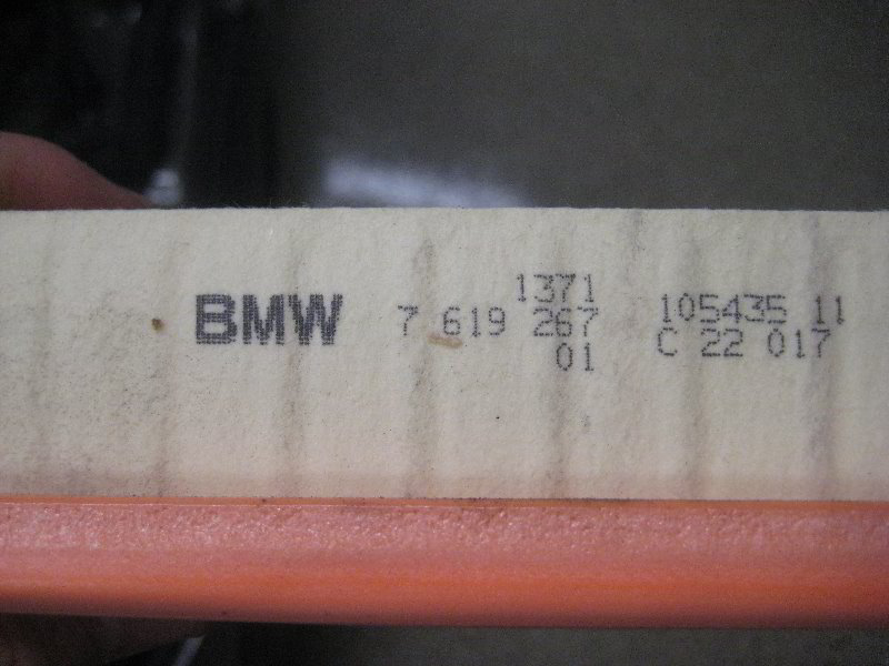 Mini-Cooper-Engine-Air-Filter-Replacement-Guide-010