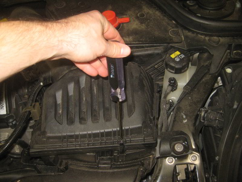 Mini-Cooper-Engine-Air-Filter-Replacement-Guide-015