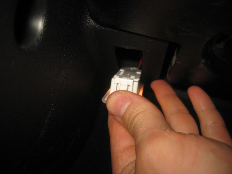 Mini-Cooper-Footwell-Light-Bulb-Replacement-Guide-010