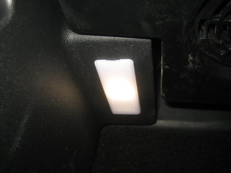 Mini-Cooper-Footwell-Light-Bulb-Replacement-Guide-011