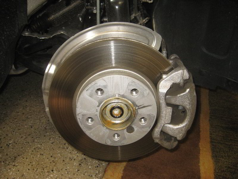 Mini-Cooper-Front-Brake-Pads-Replacement-Guide-005