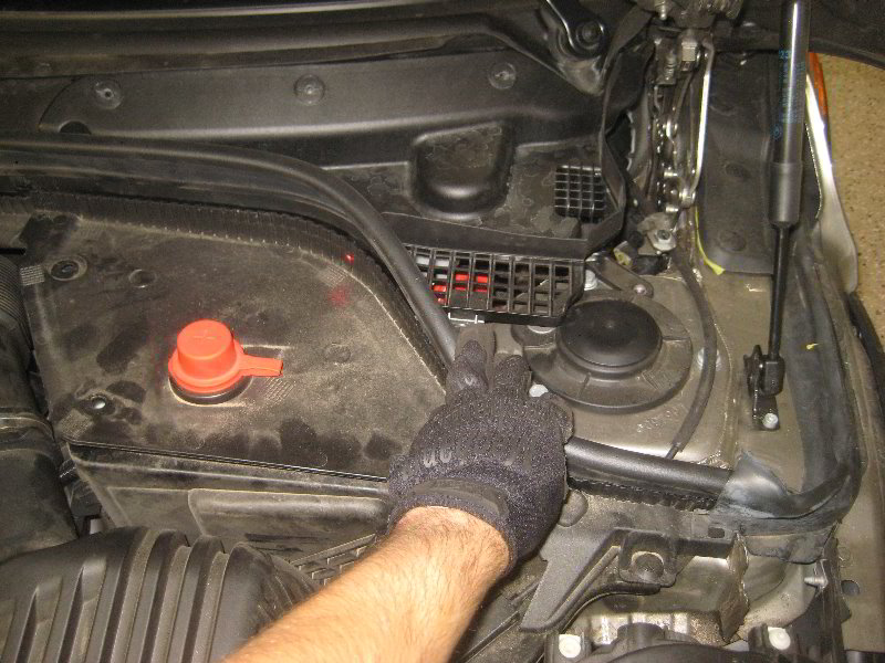 Mini-Cooper-Front-Brake-Pads-Replacement-Guide-018