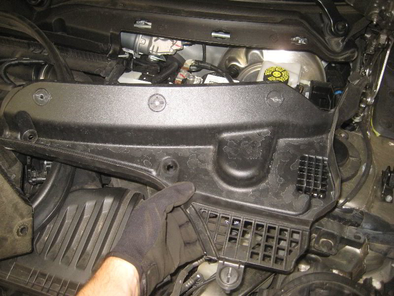 Mini-Cooper-Front-Brake-Pads-Replacement-Guide-020