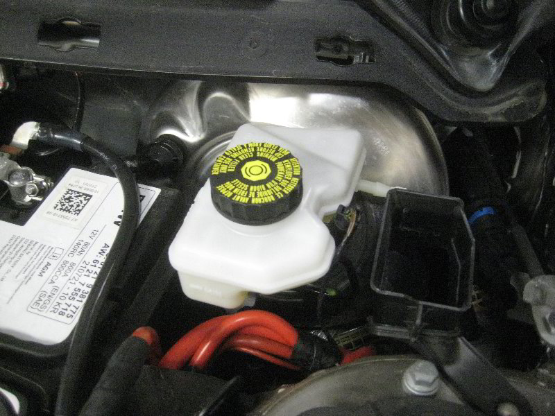 Mini-Cooper-Front-Brake-Pads-Replacement-Guide-021