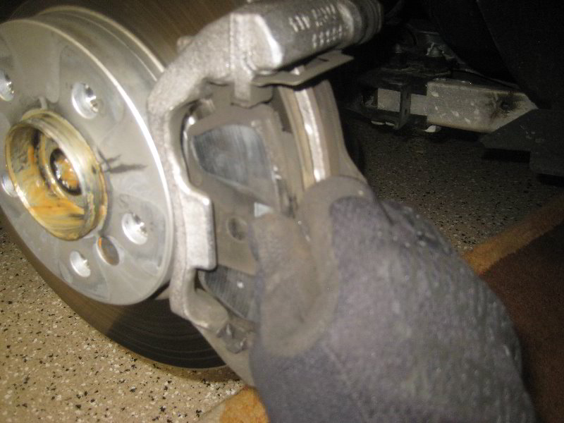 Mini-Cooper-Front-Brake-Pads-Replacement-Guide-026