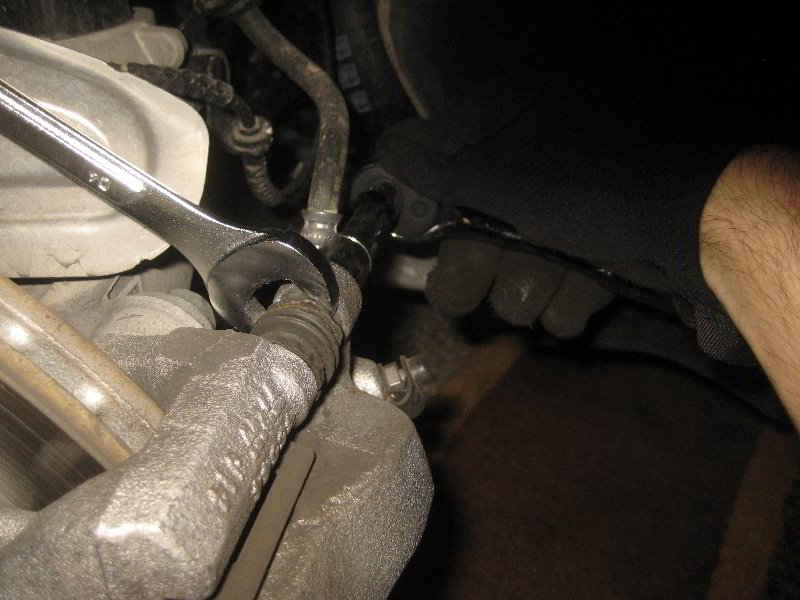 Mini-Cooper-Front-Brake-Pads-Replacement-Guide-031