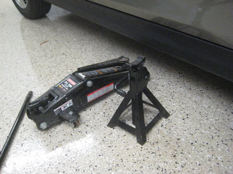 Mini-Cooper-Front-Brake-Pads-Replacement-Guide-038