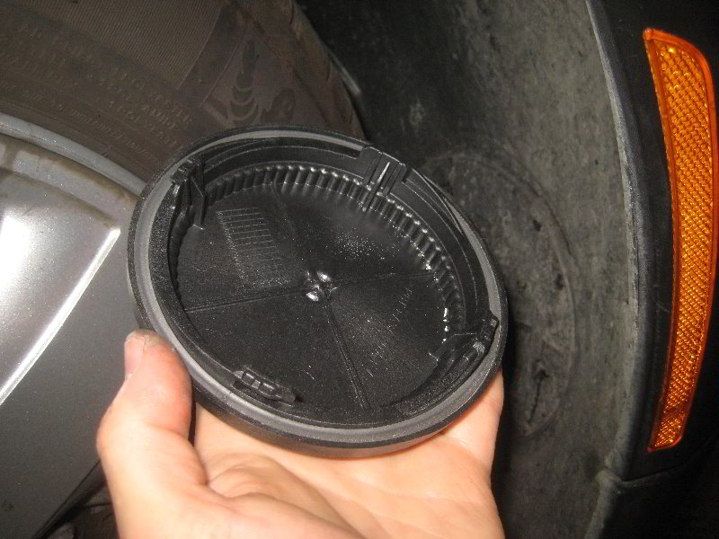 MiniCooperFrontTurnSignalLightBulbsReplacementGuide008