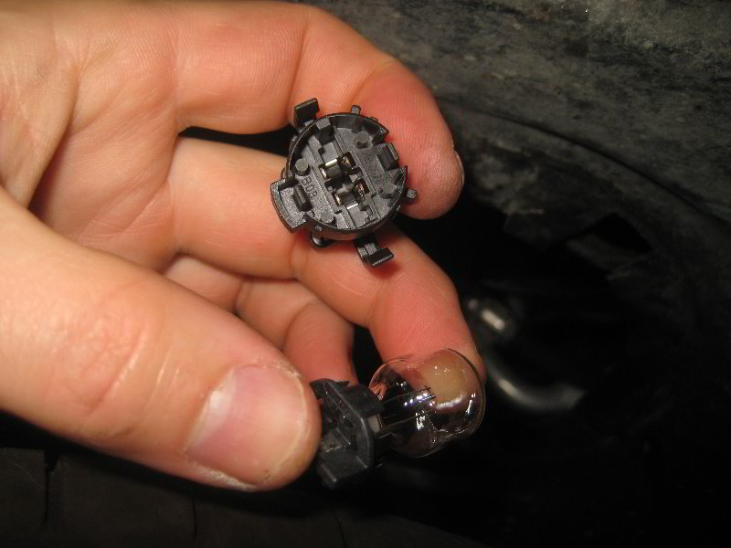 MiniCooperFrontTurnSignalLightBulbsReplacementGuide012