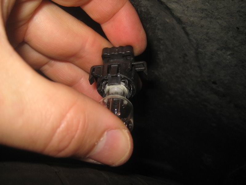 Mini-Cooper-Front-Turn-Signal-Light-Bulbs-Replacement-Guide-014