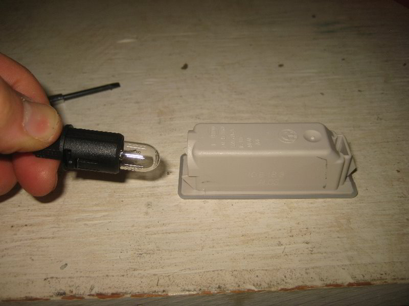 Mini-Cooper-Glove-Box-Light-Bulb-Replacement-Guide-008