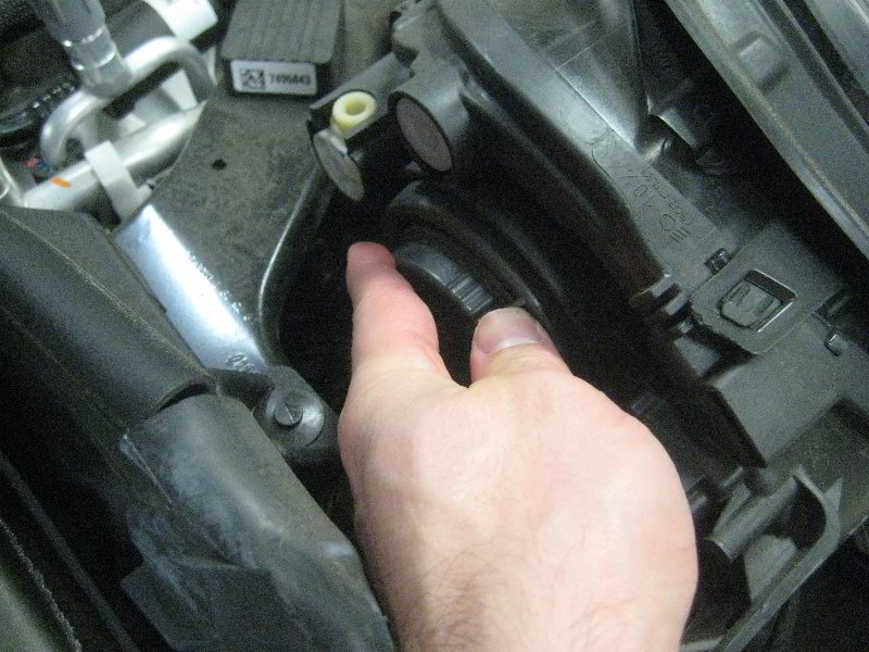 Mini-Cooper-Headlight-Bulbs-Replacement-Guide-005