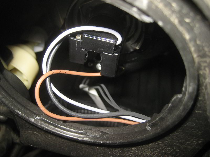 Mini-Cooper-Headlight-Bulbs-Replacement-Guide-007